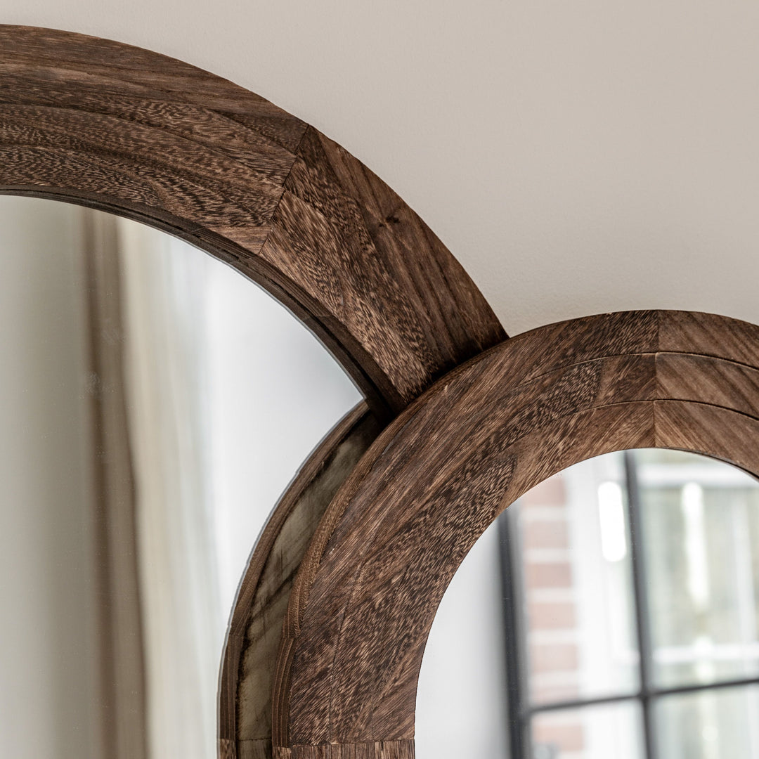 Hoxton Mirror - TheArtistsQuarter