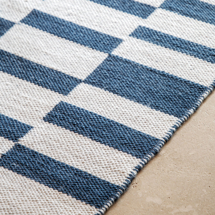 Kingston Jacquard Rug Blue - TheArtistsQuarter