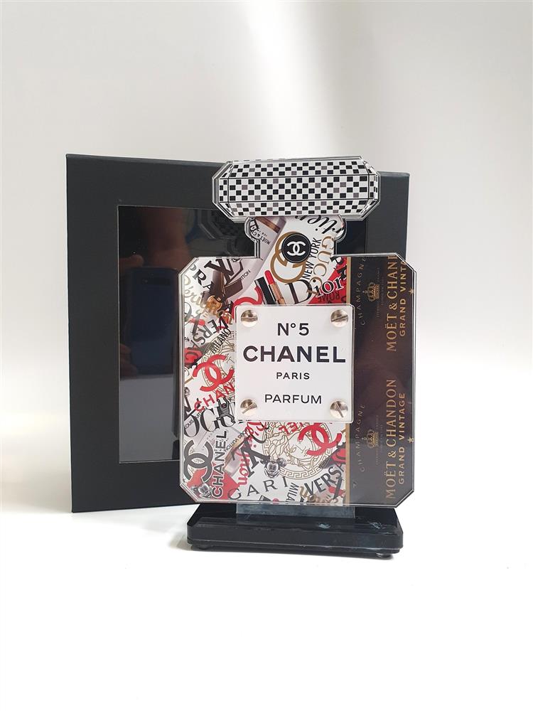 Eau de No.5 Moet by Michael Daniels (Limited Edition) - TheArtistsQuarter